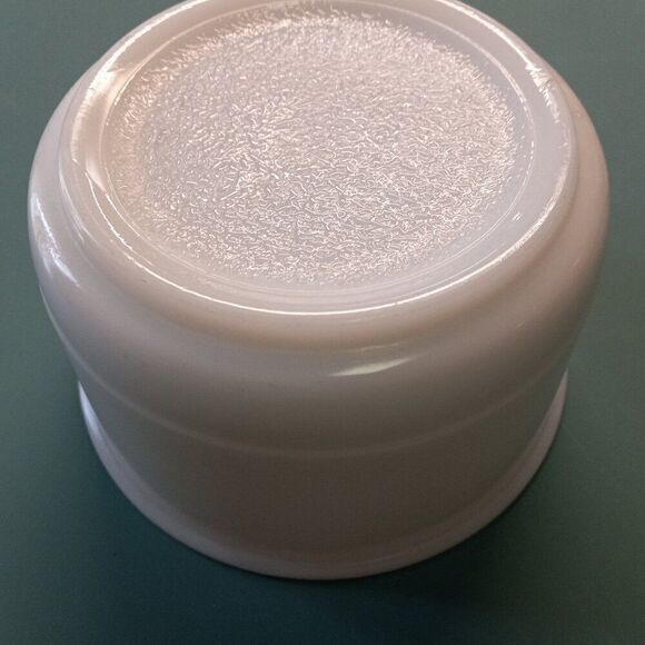 Vintage Small White Ring around Bottom Edge Mixing Bowl Cottagecore Kits… - Picture 5 of 6